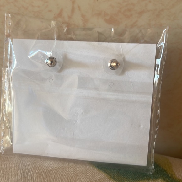 💛Fashion Square Earrings 💛 - Picture 3 of 3